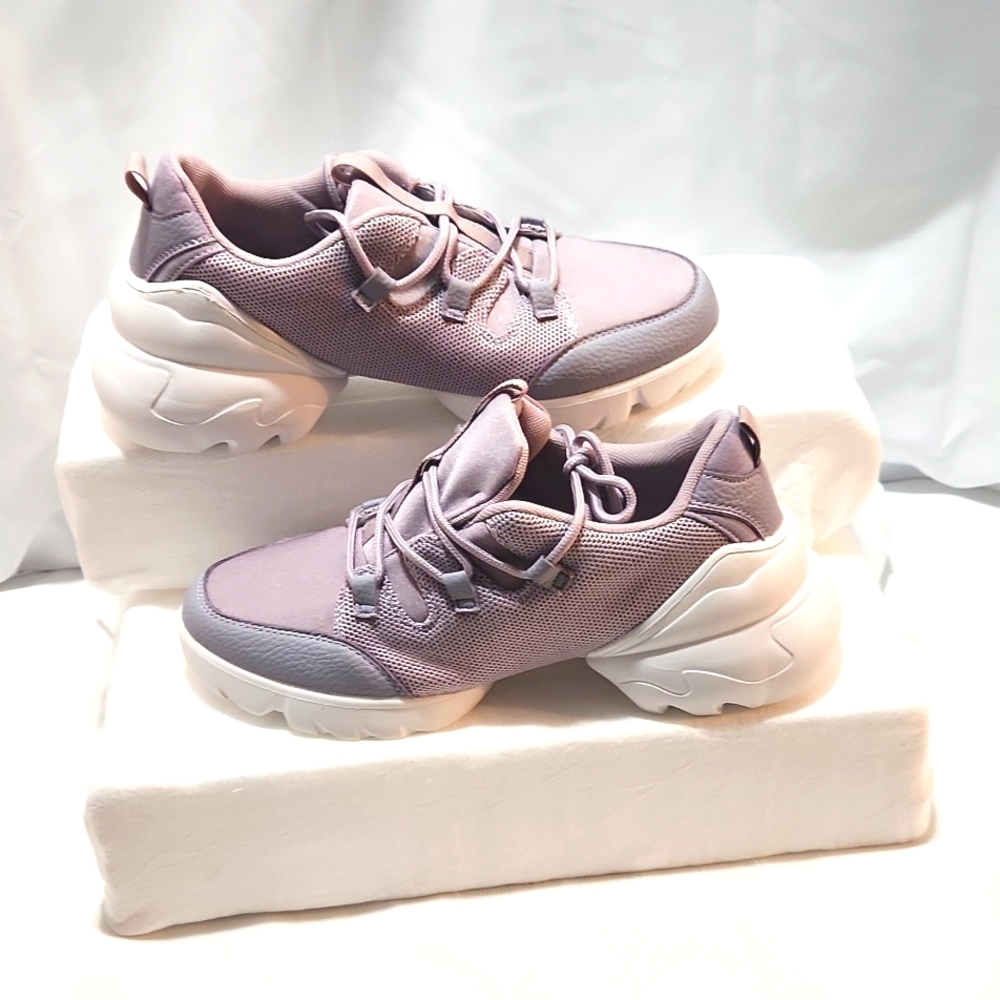 SHOE DAZZEL WOMEN'S LEVENDER SNEAKERS SIZE 8